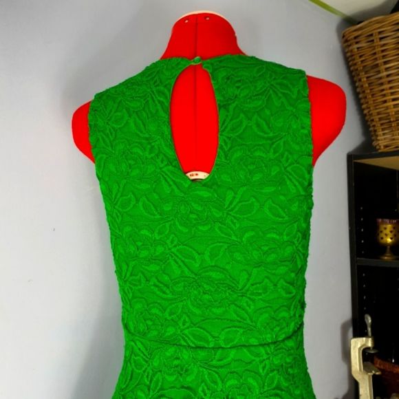 💥3/$25💥Green Stretch Lace A-Line Dress -XS - Picture 6 of 6
